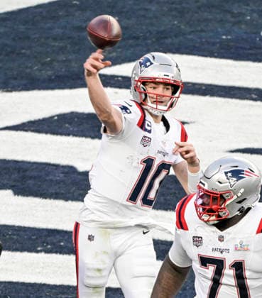 New England Patriots quarterback Drake Maye (10) throws a pass from the end zone in the second quarter of Super Bowl LX at at Levi s Stadium in Santa Clara, California on Sunday, February 8, 2026.  SBP20260208834 JONxSOOHOO