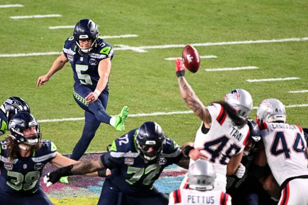Seattle Seahawks kicker Jason Myers (5) kicks a field goal in the third quarter of Super Bowl LX at Levi s Stadium in Santa Clara, California on Sunday, February 8, 2026.  SBP20260208467 DAVIDxTULIS