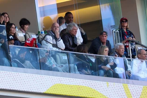 FIFA Praesident Gianni Infantino, Saenger Jon Bon Jovi, Owner Robert Kraft (New England Patriots), New England Patriots vs. Seattle Seahawks, Super Bowl, LX, Football, NFL, American Football Herren, USA 08.02.2026 Santa Clara Kalifornien Vereinigte Staaten