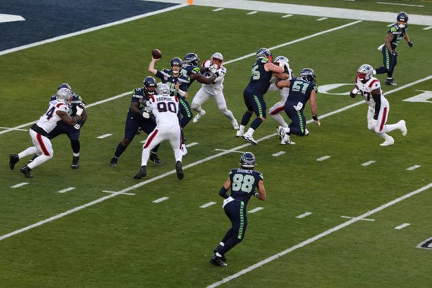 SANTA CLARA, CA - FEBRUARY 08: QB Sam Darnold (14) of the Seattle Seahawks looks to pass to TE AJ Barner (88) of the Seattle Seahawks during the Seattle Seahawks versus the New England Patriots Super Bowl LX game on February 8, 2026, at Levi s Stadium in Santa Clara, CA. (Photo by Matthew Huang Icon Sportswire) NFL, American Football Herren, USA FEB 08 Super Bowl LX Seahawks vs Patriots EDITORIAL USE ONLY Icon26020818949