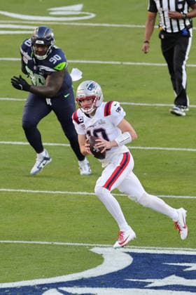 SANTA CLARA, CA - FEBRUARY 08: New England Patriots quarterback Drake Maye (10) scrambles during the Seattle Seahawks versus the New England Patriots Super Bowl LX game on February 8, 2026, at Levi s Stadium in Santa Clara, CA. (Photo by Jevone Moore Icon Sportswire) NFL, American Football Herren, USA FEB 08 Super Bowl LX Seahawks vs Patriots EDITORIAL USE ONLY Icon2602083119