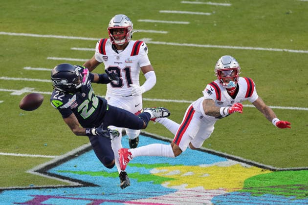 SANTA CLARA, CA - FEBRUARY 08: New England Patriots Christian Gonzalez tips the ball during the Seattle Seahawks versus the New England Patriots Super Bowl LX game on February 8, 2026, at Levi s Stadium in Santa Clara, CA. (Photo by Jevone Moore Icon Sportswire) NFL, American Football Herren, USA FEB 08 Super Bowl LX Seahawks vs Patriots EDITORIAL USE ONLY Icon2602083132