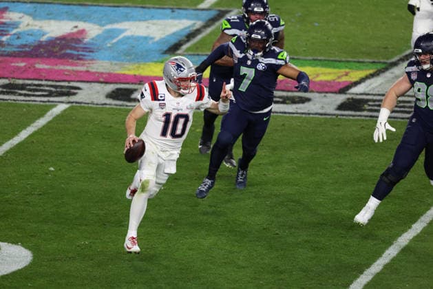 SANTA CLARA, CA - FEBRUARY 08: QB Drake Maye (10) of the New England Patriots scrambles during the Seattle Seahawks versus the New England Patriots Super Bowl LX game on February 8, 2026, at Levi s Stadium in Santa Clara, CA. (Photo by Matthew Huang Icon Sportswire) NFL, American Football Herren, USA FEB 08 Super Bowl LX Seahawks vs Patriots EDITORIAL USE ONLY Icon26010124320