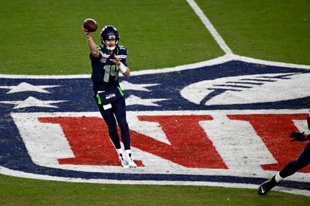 NFL, American Football Herren, USA 2026: Super Bowl LX FEB 08 Seattle Seahawks quarterback Sam Darnold (14) during the 1st half NFL Super Bowl 60 LX football game between the New England Patriots and the Seattle Seahawks in Santa Clara, CA on Feb 8, 2026 Charles Baus CSM.(Credit Image: Charles Baus Cal Media) Santa Clara Ca United States of America EDITORIAL USE ONLY Copyright: xx ZUMA-20260208_faf_c04_121.jpg CharlesxBausx csmphotothree472726