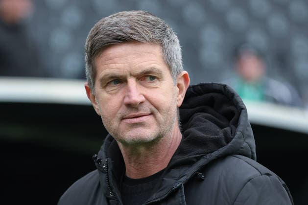 2. Bundesliga - Hannover 96 - Holstein Kiel am 08.02.2026 in der Heinz von Heiden Arena in Hannover Sportdirektor Ralf Becker (Hannover)