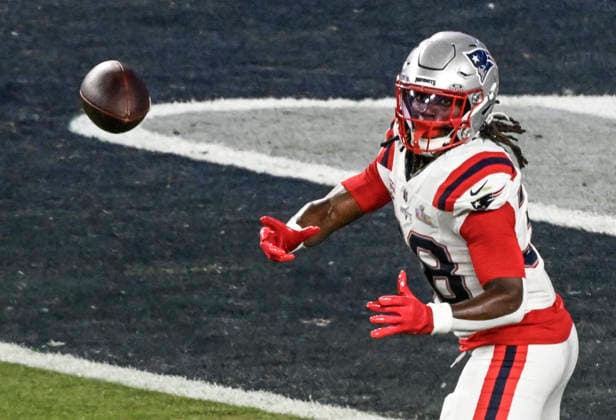 New England Patriots running back Rhamondre Stevenson (38) catches a touchdown pass in the fourth quarter of Super Bowl LX at at Levi s Stadium in Santa Clara, California on Sunday, February 8, 2026.  SBP20260208872 JONxSOOHOO