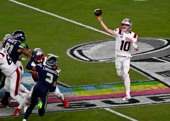New England Patriots quarterback Drake Maye (10) in the 1st half during the NFL, American Football Herren, USA Super Bowl 60 LX football game between the New England Patriots and the Seattle Seahawks in Santa Clara, CA on Feb 8, 2026 CSM. Santa Clara United States of America - ZUMAc04_ 20260208_faf_c04_126 Copyright: xCharlesxBausx
