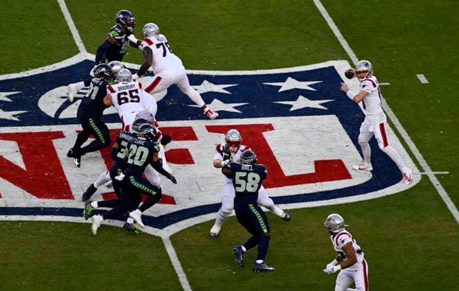 New England Patriots quarterback Drake Maye (10) in the 1st half during the NFL, American Football Herren, USA Super Bowl 60 LX football game between the New England Patriots and the Seattle Seahawks in Santa Clara, CA on Feb 8, 2026 CSM. Santa Clara United States of America - ZUMAc04_ 20260208_faf_c04_153 Copyright: xCharlesxBausx