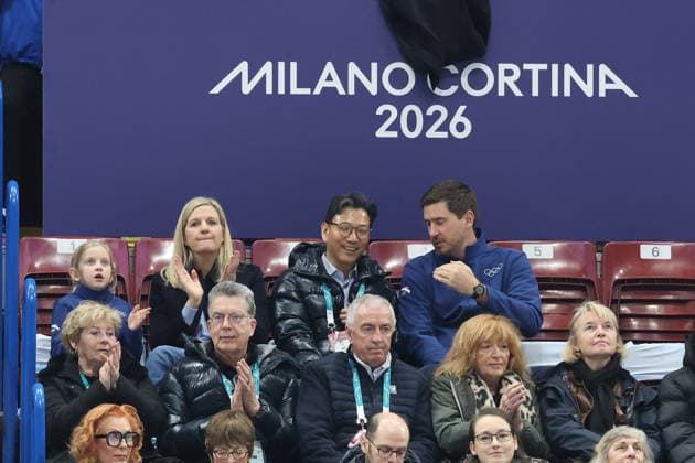 February 8, 2026, Milan, Lombardy, Italy: IOC President KIRSTY COVENTRY attends the Pairs Free Program of the Figure skating, Eiskunstlauf Team Event at the Milano Cortina 2026 Winter Olympic Games, Olympische Spiele, Olympia, OS Milan Italy - ZUMAc179 20260208_oly_c179_258 Copyright: xMickaelxChavetx