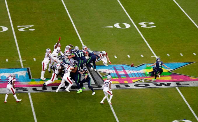 NFL, American Football Herren, USA 2026: Super Bowl LX FEB 08 Seattle Seahawks place kicker Jason Myers (5) attempts a field goal during the NFL Super Bowl 60 LX football game between the New England Patriots and the Seattle Seahawks in Santa Clara, CA on Feb 8, 2026 Charles Baus CSM.(Credit Image: Â Charles Baus Cal Media) Santa Clara Ca United States of America EDITORIAL USE ONLY Copyright: xx ZUMA-20260208_faf_c04_182.jpg CharlesxBausx csmphotothree472782