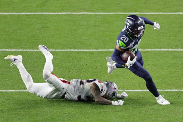 SANTA CLARA, CA - FEBRUARY 08: Seattle Seahawks safety Julian Love (20) runs back and interception during the Seattle Seahawks versus the New England Patriots Super Bowl LX game on February 8, 2026, at Levi s Stadium in Santa Clara, CA. (Photo by Jevone Moore Icon Sportswire) NFL, American Football Herren, USA FEB 08 Super Bowl LX Seahawks vs Patriots EDITORIAL USE ONLY Icon2602083177