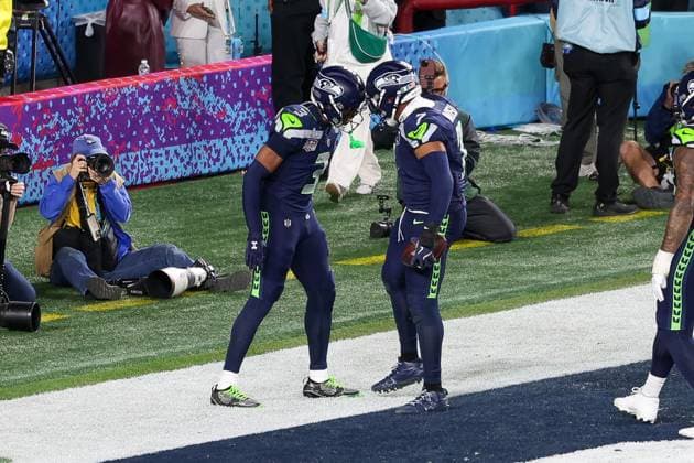 l-r: Nick Emmanwori 3 (Seattle Seahawks), Uchenna Nwosu 7 (Seattle Seahawks), New England Patriots vs. Seattle Seahawks, Super Bowl, LX, Football, NFL, American Football Herren, USA 08.02.2026 Santa Clara Kalifornien Vereinigte Staaten