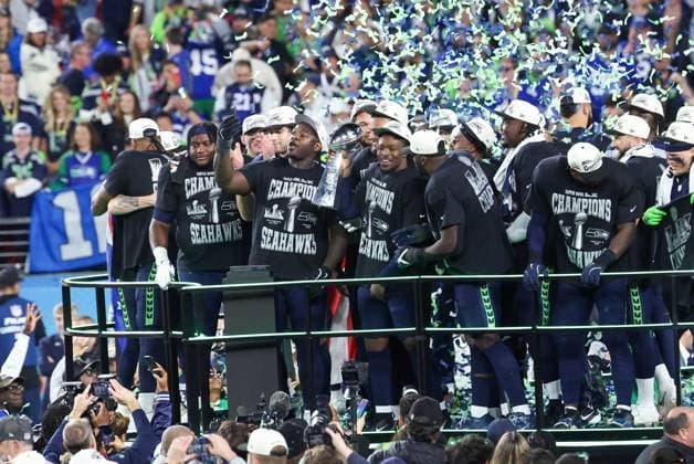die Spieler von Seattle Seahawks gewinnen die Vince Lombardi Trophy, New England Patriots vs. Seattle Seahawks, Super Bowl, LX, Football, NFL, American Football Herren, USA 08.02.2026 Santa Clara Kalifornien Vereinigte Staaten