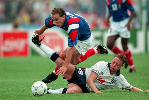France V England, UEFA EURO, EM, Europameisterschaft,Fussball 1992 Group One Jean-Pierre Papin of France and David Batty of England challenge during the UEFA Euro 1992 Group One match between France and England at Malmo Stadion on June 14, 1992 in Malmo, Sweden. Malmo Malmo Stadion Sweden Sweden Copyright: xAllstarxPicturexLibraryxLtdx