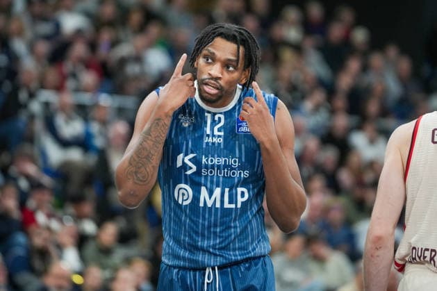 Basketball: easyCredit BBL, 19. Spieltag, MLP Academics Heidelberg - FC Bayern München Basketball am 08.02.2026 in Heidelberg (SNP Dome), Deutschland, Saison 2025 2026: Osun Osunniyi (12, MLP) im Fokus. Heidelberg SNP Dome Deutschland Copyright: xChristophxKinzingerx