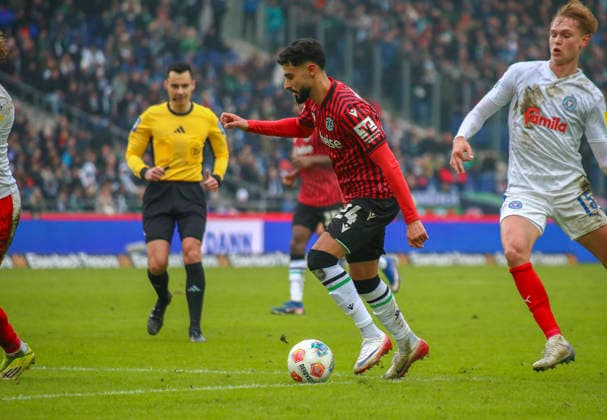 Deutschland: Fussball 2.Bundesliga 2025 26, 21. Spieltag - Hannover 96 vs Holstein Kiel - Heinz von Heiden Arena Stadion (Hannover): Elias Saad (Hannover 96, 24) Hannover