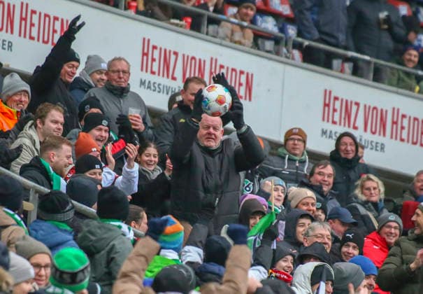 Deutschland: Fussball 2.Bundesliga 2025 26, 21. Spieltag - Hannover 96 vs Holstein Kiel - Heinz von Heiden Arena Stadion (Hannover): Hannover