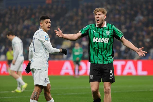 February 8, 2026, Reggio Emilia, Italy: Josh Doig of US Sassuolo Calcio reacts during the Italian Serie A soccer match between US Sassuolo Calcio and FC Inter at Mapei Stadium - CittÃ del Tricolore. Final score; US Sassuolo Calcio 0:5 FC Inter Reggio Emilia Italy - ZUMAs197 20260208_aaa_s197_475 Copyright: xEmanuelexPennacchiox