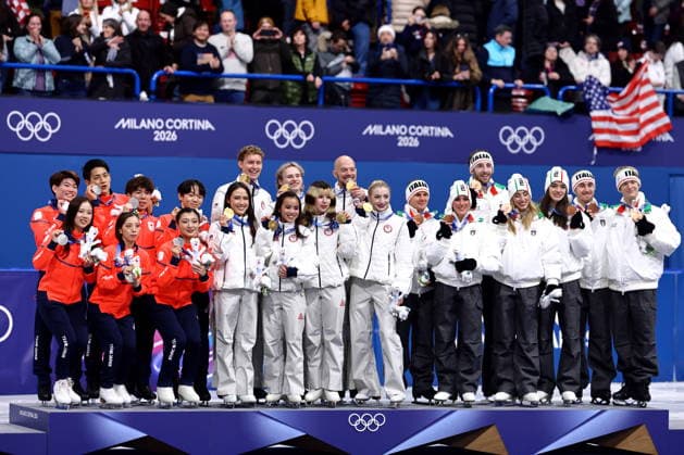 (L-R) Japan team group, Mannschaftsbild, Totale (JPN), United States of America team group (USA), Italy team group (ITA), FEBRUARY 8, 2026 - Figure skating, Eiskunstlauf : Team Medal Ceremony during the Milano Cortina 2026 Olympic Winter games, Winterspiele,Spiele, Summer games at Milano Ice Skating Arena in Milan, Italy. Noxthirdxpartyxsales  aflo_319044216
