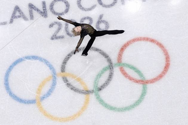 Milan Cortina Olympics: Figure skating, Eiskunstlauf Ilia Malinin of the United States performs in the men s free program during the figure skating team event at the Milan Cortina Olympics at Milano Ice Skating Arena in Milan on Feb. 8, 2026.  A14AA0005258693P