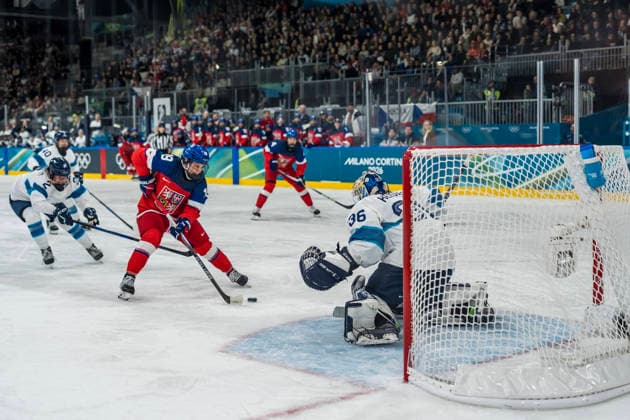 February 8, 2026, Milan, Lombardy, Italy: goalkeeper Anni Keisala 36 of Team Finland saves a goal against Czechia in the Preliminary Round Group A at the Milano Ice Park In Rho in MILAN, Italy during the 2026 Milano Cortina Winter Olympics. Team Czechia wins the game, 2-0. Milan Italy  - ZUMAa161 20260208_oly_a161_069 Copyright: xWalterxG.xArcex Olympics 2026: Milano Cortina: Ice hockey, Eishockey WomenÃ¢â‚¬â ¢S: Anni Keisala  - ZUMA0847 20260208_oly_a161_069 Copyright: xIMAGO WalterxG.xArcex