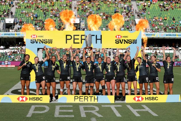 RUGBY SVNS PERTH, New Zealand celebrate with the trophy after winning the Women™s Cup Final match between Australia and New Zealand on day 2 of the Rugby SVNS Series at HBF Park in Perth, Sunday, February 8, 2026. ( NO ARCHIVING, EDITORIAL USE ONLY PERTH WESTERN AUSTRALIA AUSTRALIA  Copyright: xRICHARDxWAINWRIGHTx 20260209111558930605