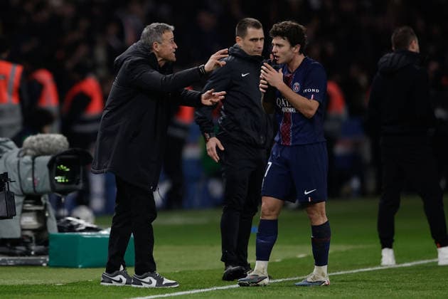 FBL-FRA-LIGUE1-Paris Saint Germain - Olympique Marseille Coach, Trainer Luis Enrique (Paris Saint-Germain) and Joao Neves (Paris Saint-Germain) during the French L1 football match between El Classico Paris Saint Germain (PSG) and Olympique Marseille at Parc des Princes on February 08, 2026 in Paris France Copyright: HMBxMedia xAntonioxBorga