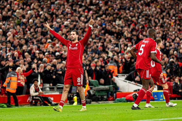 Liverpool v Manchester City - Premier League Dominik Szoboszlai of Liverpool salutes the fans after scoring during the Premier League match between Liverpool and Manchester City at Anfield in Liverpool, England, on February 8, 2026. Liverpool Merseyside United Kingdom  Copyright: xMIxNewsx originalFilename:fletcher-liverpoo260208_npvWB.jpg