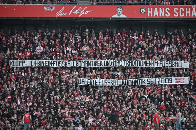 Fanprotest der Kölner Fans gegen RB Leipzig und Jürgen Klopp 08.02.2026, Fussball 1. Bundesliga, Saison 2025 2026, 21. Spieltag, 1. FC Köln - RB Leipzig 1:2 DFL regulations prohibit any use of photographs as image sequences and or quasi-video Koeln RheinEnergieStadion Nordrhein Westfalen Deutschland *** Fan protest by Cologne fans against RB Leipzig and Jürgen Klopp 08 02 2026, Football 1 Bundesliga, Season 2025 2026, 21 Matchday, 1 FC Köln RB Leipzig 1 2 DFL regulations prohibit any use of photographs as image sequences and or quasi video Koeln RheinEnergieStadion Nordrhein Westfalen Germany Team2