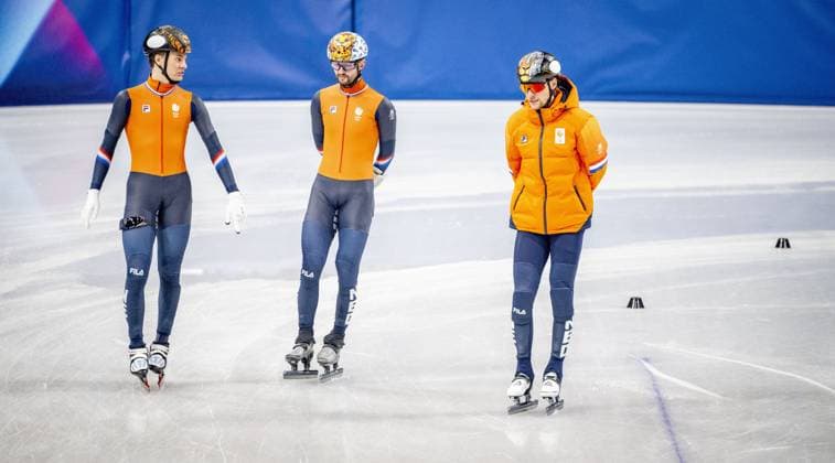 MILAN - Jens van t Wout and Friso Emons during the short track training at the Milan Ice Skating Arena during the Milan Cortina 2026 Winter Olympics ROBIN UTRECHT ANP netherlands out - belgium out xVIxxIVx 550121885 originalFilename: 550121885.jpg