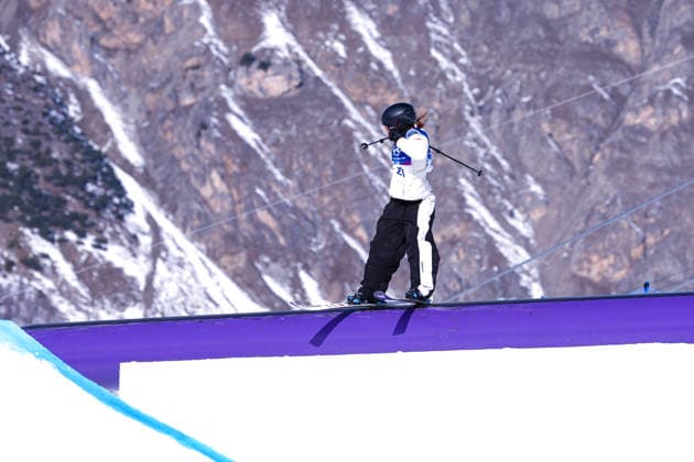 09 02 2026, Livigno, Snow Park, Winter Olympics: Women s Freeski Slopestyle Final, 21 Mengting Liu (China) Livigno Snow Park Lombardy Italy *** 09 02 2026, Livigno, Snow Park, Winter Olympics Women s Freeski Slopestyle Final, 21 Mengting Liu China Livigno Snow Park Lombardy Italy Copyright: xJustPictures.ch JarixPestelaccix jp-en-JaPe-DSC05115-20260209
