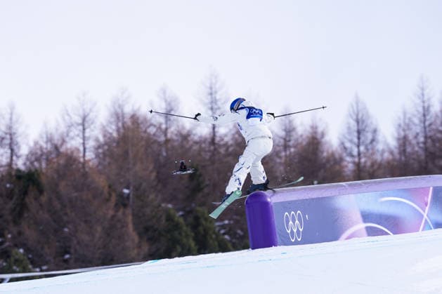 09 02 2026, Livigno, Snow Park, Winter Olympics: Women s Freeski Slopestyle Final, 7 Ailing Eileen Gu (China) Livigno Snow Park Lombardy Italy *** 09 02 2026, Livigno, Snow Park, Winter Olympics Women s Freeski Slopestyle Final, 7 Ailing Eileen Gu China Livigno Snow Park Lombardy Italy Copyright: xJustPictures.ch JarixPestelaccix jp-en-JaPe-DSC07568-20260209