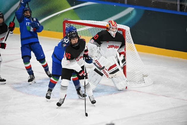 Team Japan in defense during Ice hockey, Eishockey Olympic Winter games, Winterspiele,Spiele, Summer games Milano-Cortina 2026 in Milano, Italy, February 09 2026  Copyright: xFilippoxTomasi IPAxSportx xipa-agency.netx xx IPA_71176381 IPA_Agency_IPA71176381