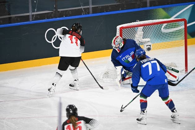 SHIGA (JAP) vs DURANTE Gabriella (ITA) during Ice hockey, Eishockey Olympic Winter games, Winterspiele,Spiele, Summer games Milano-Cortina 2026 in Milano, Italy, February 09 2026  Copyright: xFilippoxTomasi IPAxSportx xipa-agency.netx xx IPA_71176388 IPA_Agency_IPA71176388