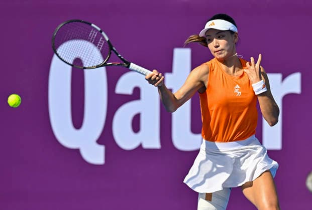 WTA, Tennis Damen QATAR TOTALENERGIES OPEN 2026-ROUND OF 64 Xinyu Wang of China competes in her round of 64 match against Emiliana Arango of Colombia during the WTA Qatar TotalEnergies Open 2026 tennis tournament at the Khalifa International Tennis Complex in Doha, Qatar, on February 9, 2026. ¨ DOHA Qatar Copyright: xNOUSHADx