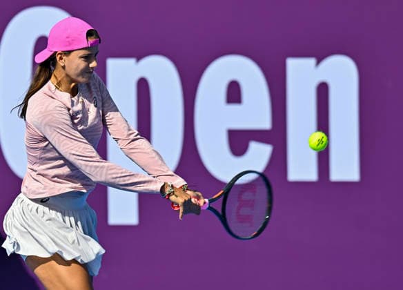 WTA, Tennis Damen QATAR TOTALENERGIES OPEN 2026-ROUND OF 64 Emiliana Arango of Colombia competes in her round of 64 match against Xinyu Wang of China during the WTA Qatar TotalEnergies Open 2026 tennis tournament at the Khalifa International Tennis Complex in Doha, Qatar, on February 9, 2026. ¨ DOHA Qatar Copyright: xNOUSHADx