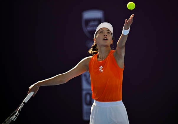 WTA, Tennis Damen QATAR TOTALENERGIES OPEN 2026-ROUND OF 64 Xinyu Wang of China competes in her round of 64 match against Emiliana Arango of Colombia during the WTA Qatar TotalEnergies Open 2026 tennis tournament at the Khalifa International Tennis Complex in Doha, Qatar, on February 9, 2026. ¨ DOHA Qatar Copyright: xNOUSHADx