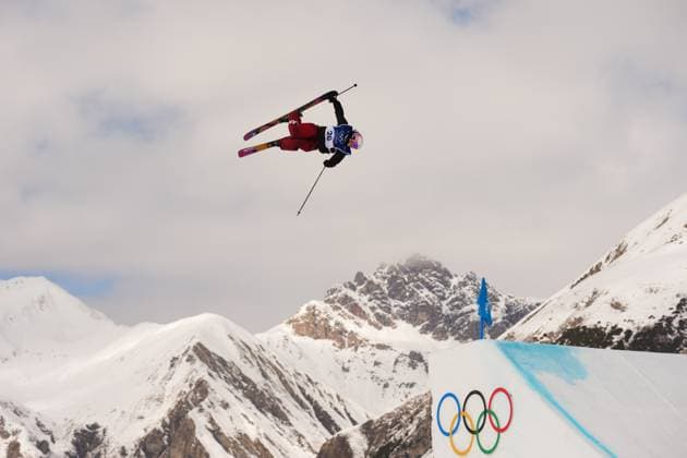 February 9, 2026, Livigno, Italy: Naomi Urness, of Canada, competes in the women s freeski slopestyle final at the Milano Cortina 2026 Winter Olympic Games, Olympische Spiele, Olympia, OS in Livigno, Italy on Monday, Feb. 9, 2026. Canada News - February 9, 2026  - ZUMAc35_ 20260209_zaf_c35_007 Copyright: xSeanxKilpatrickx