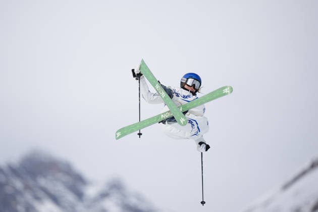 (260209) -- LIVIGNO, Feb. 9, 2026 -- Gu Ailing of China competes during the freestyle skiing women s freeski slopestyle final at the Milan-Cortina 2026 Olympic Winter games, Winterspiele,Spiele, Summer games in Livigno, Italy, Feb. 9, 2026. ) (MICO2026)ITALY-LIVIGNO-OLYMPIC WINTER GAMES-FREESTYLE SKIING-WOMEN S FREESKI SLOPESTYLE-FINAL XiaxYifang 