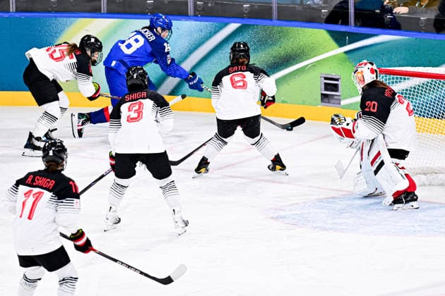 ITALY team group, Mannschaftsbild, Totale (ITA) vs JAPAN TEAM GROUP (JPN), during Womens Prelim. Round - Group B, Ice hockey, Eishockey at the Olympic Winter games, Winterspiele,Spiele, Summer games Milano Cortina 2026, at Milano Rho Ice Hockey Arena, on February 09, 2026 in Milan, Italy. Noxthirdxpartyxsales  aflo_319074712