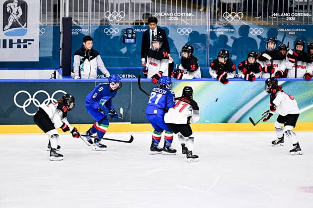 ITALY team group, Mannschaftsbild, Totale (ITA) vs JAPAN TEAM GROUP (JPN), during Womens Prelim. Round - Group B, Ice hockey, Eishockey at the Olympic Winter games, Winterspiele,Spiele, Summer games Milano Cortina 2026, at Milano Rho Ice Hockey Arena, on February 09, 2026 in Milan, Italy. Noxthirdxpartyxsales  aflo_319074723