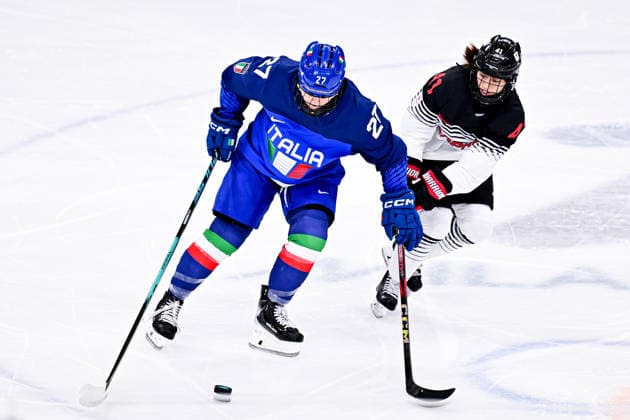 ITALY team group, Mannschaftsbild, Totale (ITA) vs JAPAN TEAM GROUP (JPN), during Womens Prelim. Round - Group B, Ice hockey, Eishockey at the Olympic Winter games, Winterspiele,Spiele, Summer games Milano Cortina 2026, at Milano Rho Ice Hockey Arena, on February 09, 2026 in Milan, Italy. Noxthirdxpartyxsales  aflo_319074741