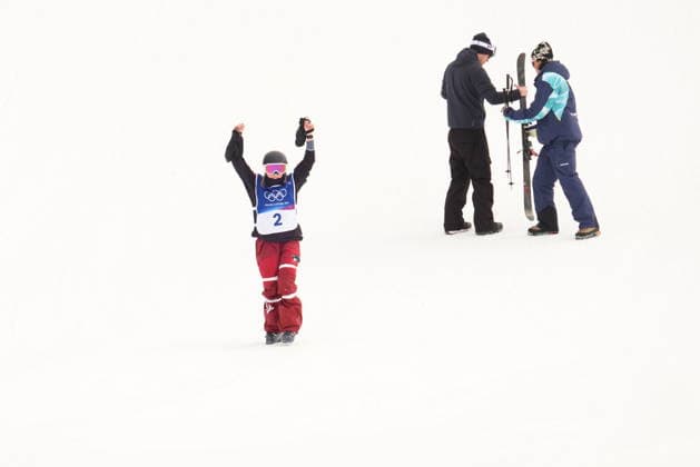 February 9, 2026, Livigno, Italy: Megan Oldham, of Canada, raises her arms after she crashes in the women s freeski slopestyle final at the Milano Cortina 2026 Winter Olympic Games, Olympische Spiele, Olympia, OS in Livigno, Italy on Monday, Feb. 9, 2026. Canada News - February 9, 2026  - ZUMAc35_ 20260209_zaf_c35_019 Copyright: xSeanxKilpatrickx
