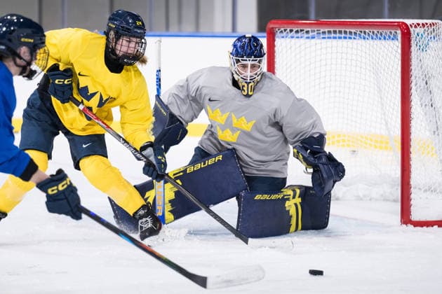 260209 Ebba Hedqvist and goaltender Emma Söderberg of Sweden at a Ice hockey, Eishockey practice session during day 3 of the 2026 Winter Olympics on February 9, 2026 in Milan. Photo: Emma Wallskog BILDBYRAN kod EW EW0624 ishockey ice hockey Olympic Games, Olympische Spiele, Olympia, OS olympics winter olympics os ol olympiska spel vinter-os olympiske leker milano cortina 2026 milan cortina 2026 milano cortina 2026 olympic games milano cortina 2026 winter olympic games milano cortina-os milano cortina-ol vinter-ol 3 bbeng träning training sweden sverige dam *** 260209 Ebba Hedqvist and goaltender Emma Söderberg of Sweden at an ice hockey practice session during day 3 of the 2026 Winter Olympics on February 9, 2026 in Milan Photo Emma Wallskog BILDBYRAN kod EW EW0624 ishockey ice hockey olympic games olympics winter olympics os ol olympiska spel vinter os olympiske leker milano cortina 2026 milan cortina 2026 milano cortina 2026 olympic games milano cortina 2026 winter olympic games milano cortina os milano cortina ol vinter ol 3 bbeng träning training sweden sverige dam  Copyright: EMMAxWALLSKOG BB260209EW007