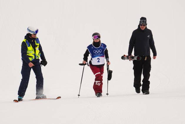 February 9, 2026, Livigno, Italy: Megan Oldham, of Canada, walks after taking a crash as she competes in the women s freeski slopestyle final at the Milano Cortina 2026 Winter Olympic Games, Olympische Spiele, Olympia, OS in Livigno, Italy on Monday, Feb. 9, 2026. Canada News - February 9, 2026  - ZUMAc35_ 20260209_zaf_c35_022 Copyright: xSeanxKilpatrickx