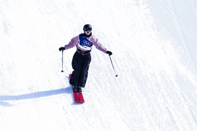 09 02 2026, Livigno, Snow Park, Winter Olympics: Women s Freeski Slopestyle Final, 10 Anni Karava (Finland) Livigno Snow Park Lombardy Italy *** 09 02 2026, Livigno, Snow Park, Winter Olympics Women s Freeski Slopestyle Final, 10 Anni Karava Finland Livigno Snow Park Lombardy Italy Copyright: xJustPictures.ch JarixPestelaccix jp-en-JaPe-DSC08464-20260209
