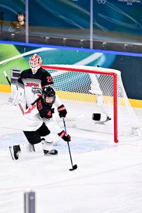 JAPAN team group, Mannschaftsbild, Totale (JPN), during Womens Prelim. Round - Group B, Ice hockey, Eishockey at the Olympic Winter games, Winterspiele,Spiele, Summer games Milano Cortina 2026, at Milano Rho Ice Hockey Arena, on February 09, 2026 in Milan, Italy. Noxthirdxpartyxsales  aflo_319078954