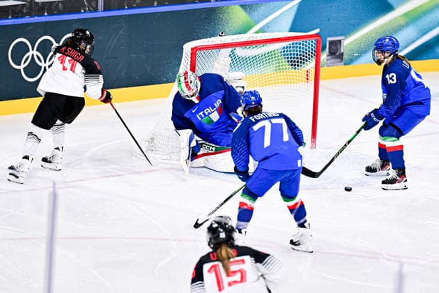 ITALY team group, Mannschaftsbild, Totale (ITA) vs JAPAN TEAM GROUP (JPN), during Womens Prelim. Round - Group B, Ice hockey, Eishockey at the Olympic Winter games, Winterspiele,Spiele, Summer games Milano Cortina 2026, at Milano Rho Ice Hockey Arena, on February 09, 2026 in Milan, Italy. Noxthirdxpartyxsales  aflo_319078955