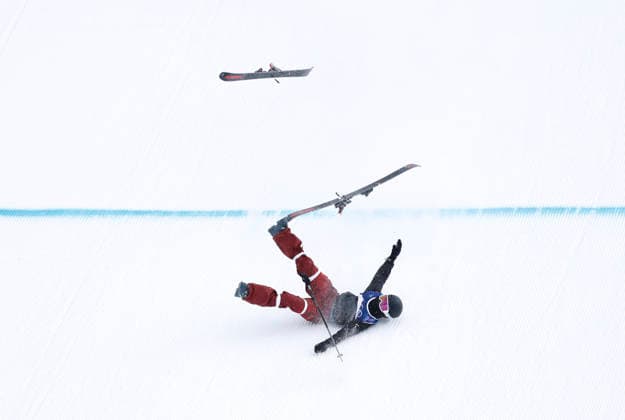(260209) -- LIVIGNO, Feb. 9, 2026 -- Megan Oldham of Canada falls during the freestyle skiing women s freeski slopestyle final at the Milan-Cortina 2026 Olympic Winter games, Winterspiele,Spiele, Summer games in Livigno, Italy, Feb. 9, 2026. ) (MICO2026)ITALY-LIVIGNO-OLYMPIC WINTER GAMES-FREESTYLE SKIING-WOMEN S FREESKI SLOPESTYLE-FINAL WangxPeng 