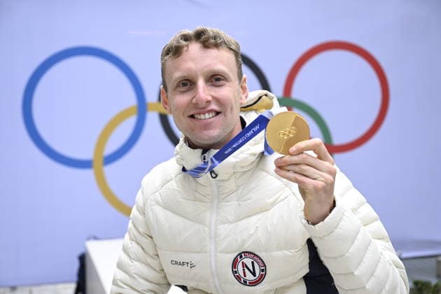 MILAN, ITALY 20260209 Norway s speed skater Sander Eitrem, who broke a new Olympic record and won gold in the men s 5000 meters in his Olympic debut, during a press conference, PK, Pressekonferenz in the Olympic Village during the Milan Olympics. *** The image is included in the SPORTS PACKAGE. For others PAYMENT IMAGE *** MILANO ITALY x10070x *** MILAN, ITALY 20260209 Norway s speed skater Sander Eitrem, who broke a new Olympic record and won gold in the men s 5000 meters in his Olympic debut, during a press conference in the Olympic Village during the Milan Olympics The image is included in the SPORTS PACKAGE For others PAYMENT IMAGE MILANO ITALY x10070x  Copyright: xJessicaxGow TTx OLYMPICS 2026 NORWAY PRESS MEETING SKATING